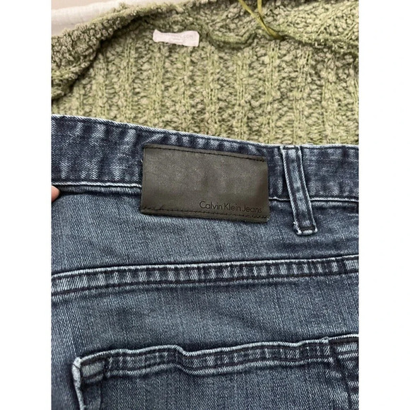 Calvin Klein Jeans Men’s 32x30 Blue Dark Wash Relaxed Straight Leg Denim Jeans - Picture 2 of 8